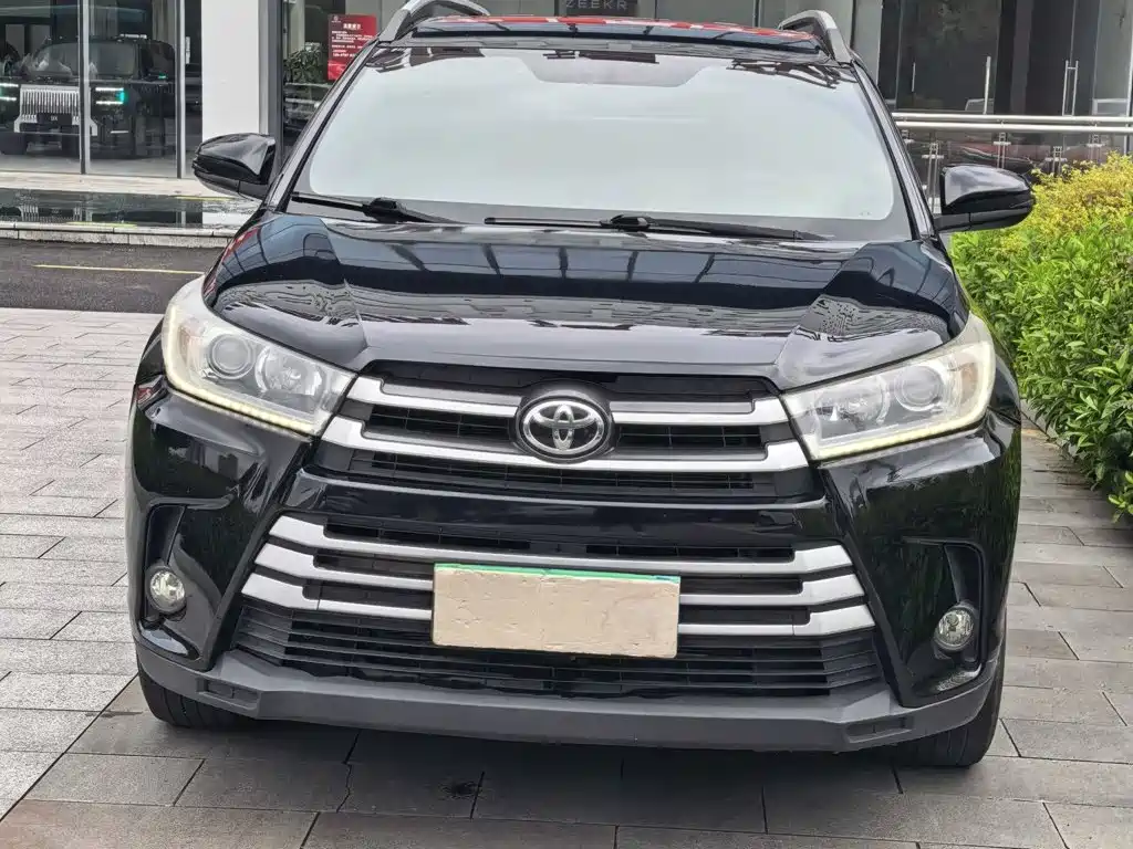 Photo 5 - Toyota Highlander