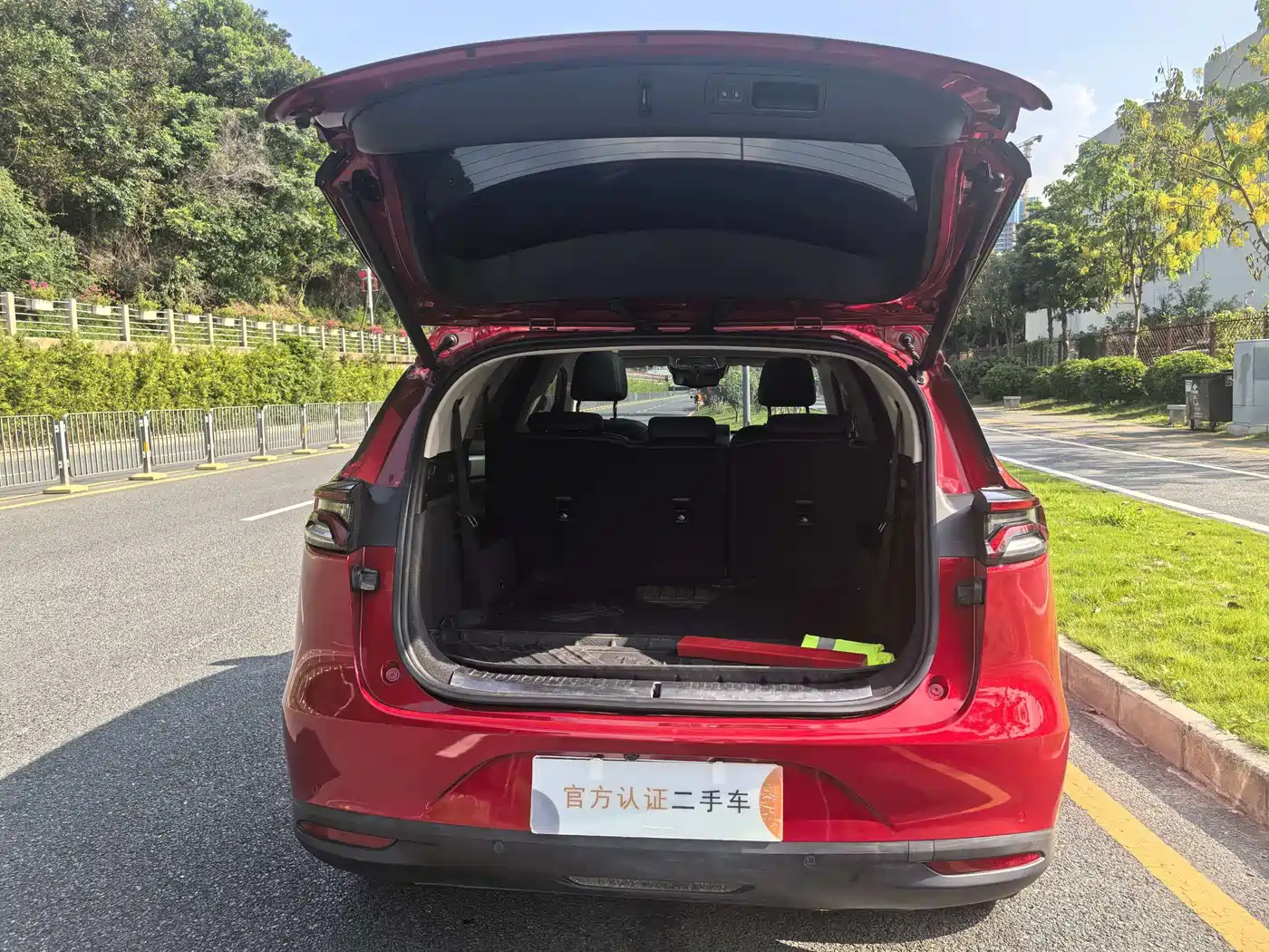 BYD Tang New Energy 2018 DM 2.0T AWD Smart Connection Enjoy Edition 7-Seater China V фото 16