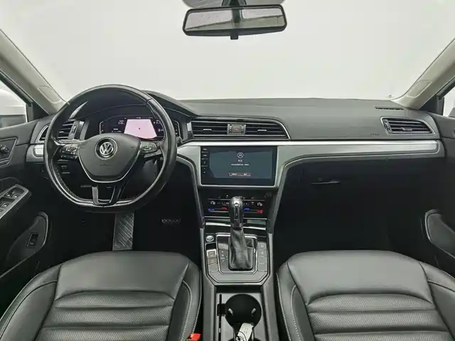 Volkswagen Lamando 2021 Facelift 280TSI DSG Comfort Edition — фото 5