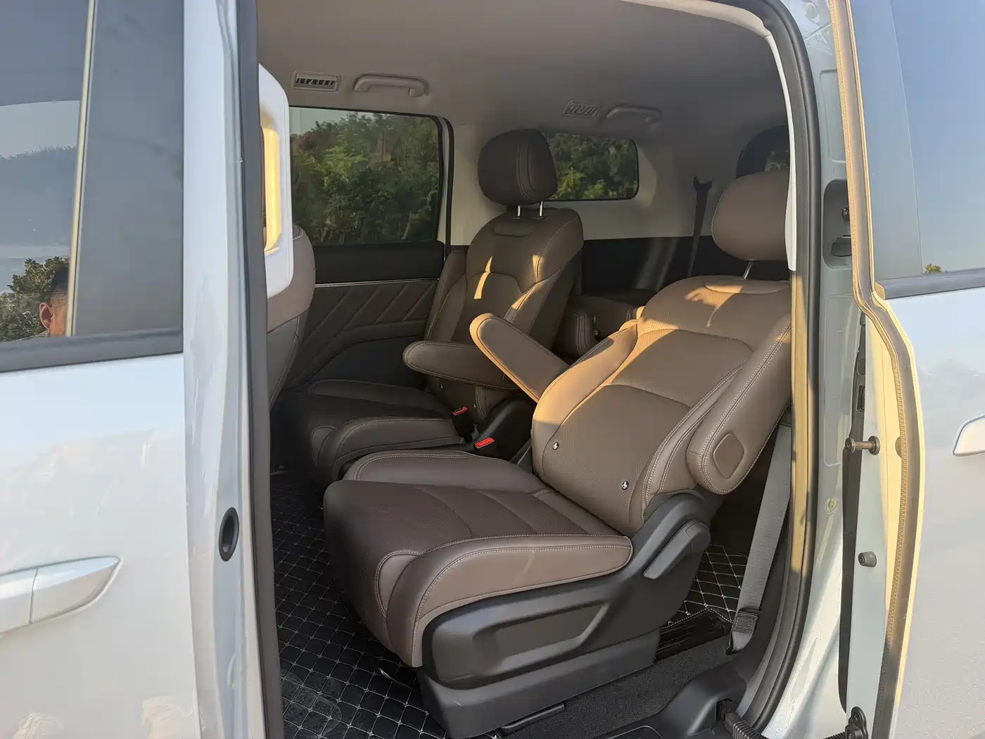Wuling Motors Xingguang 730 New Energy 2026 2025 Model Plug-in Hybrid Base Version