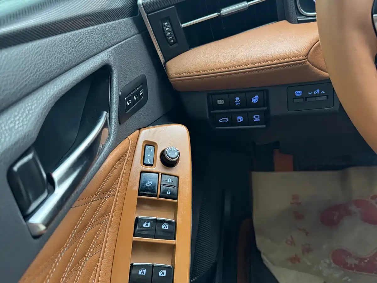 Toyota Avalon 2019 Hybrid 2.5L Limited Flagship Version China V фото 20