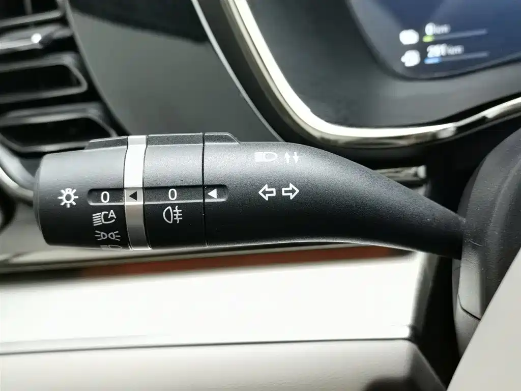 BYD Han 2025 DM-i 125KM Elite фото 21