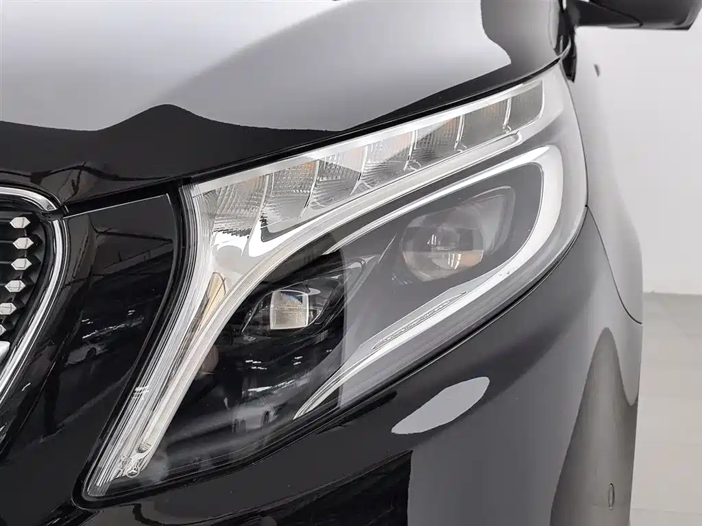 Mercedes-Benz V-Class 2021 V 260 L Long Wheelbase Luxury Edition фото 7