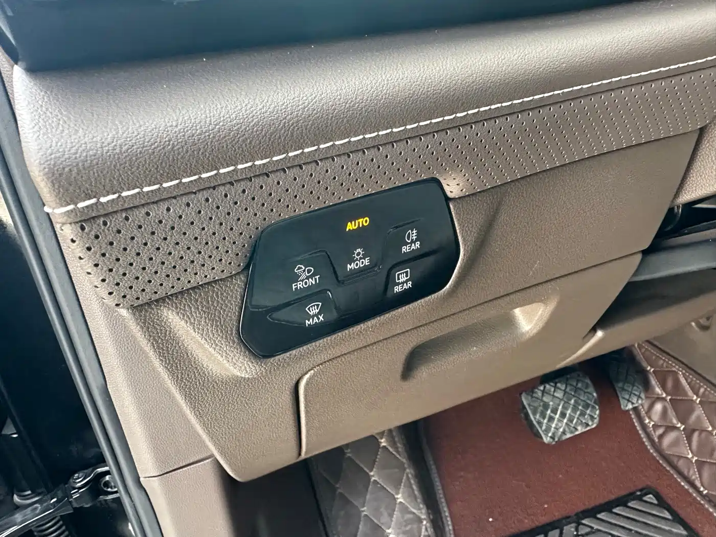 Volkswagen Viloran 2023 Facelift 330TSI Business Edition фото 27
