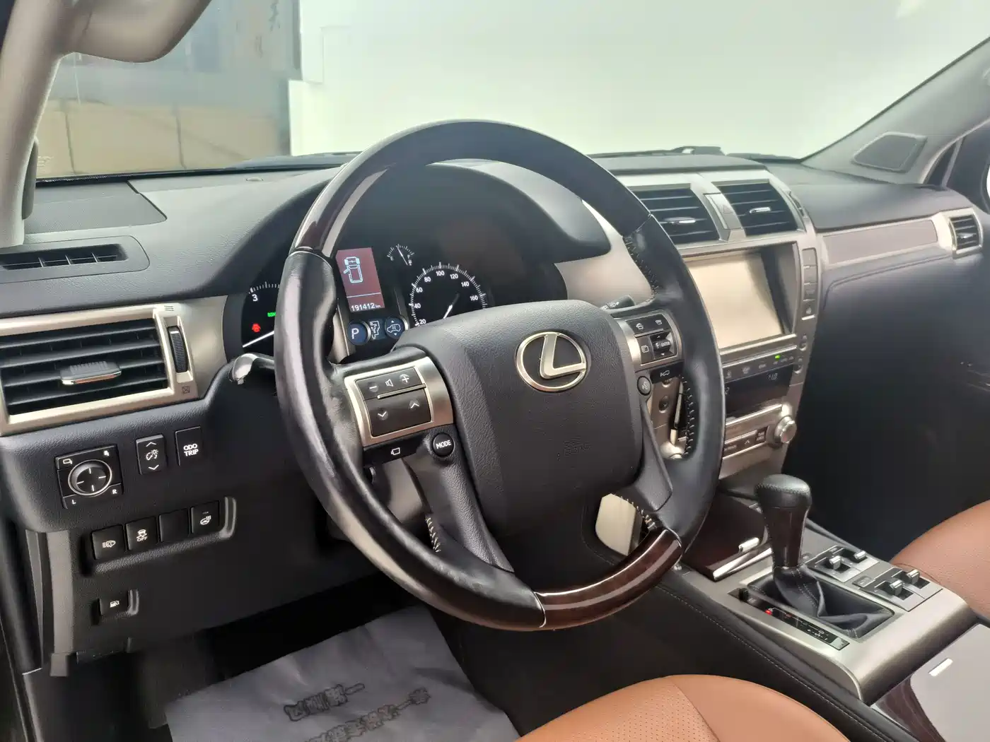 Фото 11 - Lexus GX