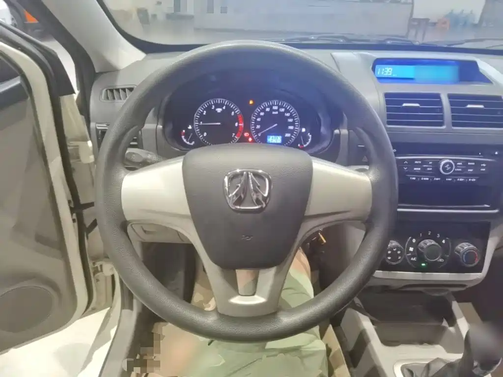 BAIC Weiwang M20 2016 2014 1.5L Utility BJ415A