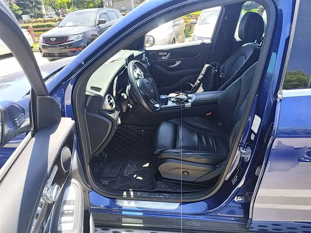 Mercedes-Benz GLC 2018 Facelift GLC 260 4MATIC Dynamic фото 16