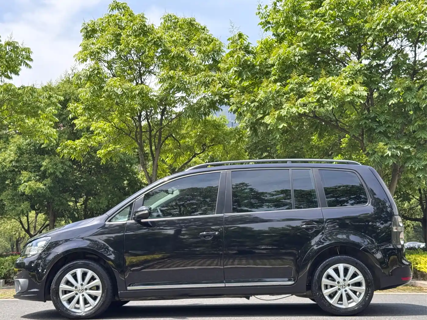 Volkswagen Touran 2013 1.4T DSG Brilliant Edition 5-seater фото 4