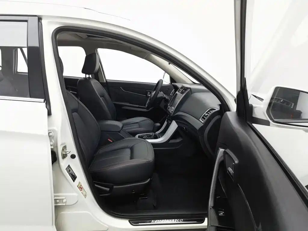 Landwind X5 2019 2016 Plus 1.5T CVT Pioneer Edition