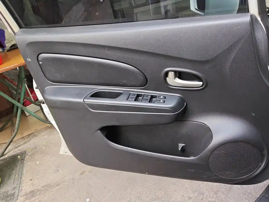 Venucia R50 2013 2013 1.6L Manual Fashion