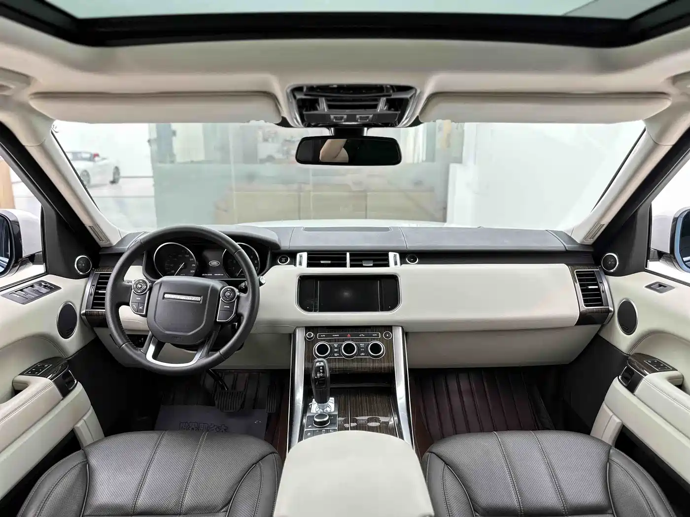 Land Rover Range Rover Sport 2015 3.0 SC V6 HSE фото 5