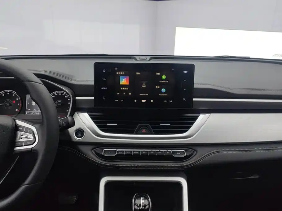 Фото 13 - Geely Emgrand X6