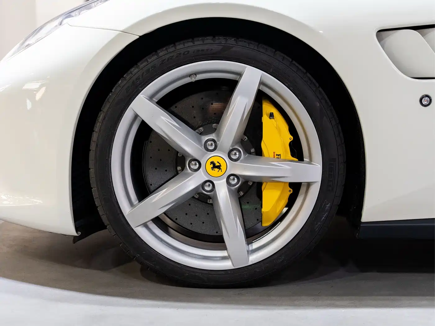 Ferrari GTC4Lusso 2018 2017 3.9T V8