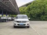 Photo 2 - Volkswagen Tiguan