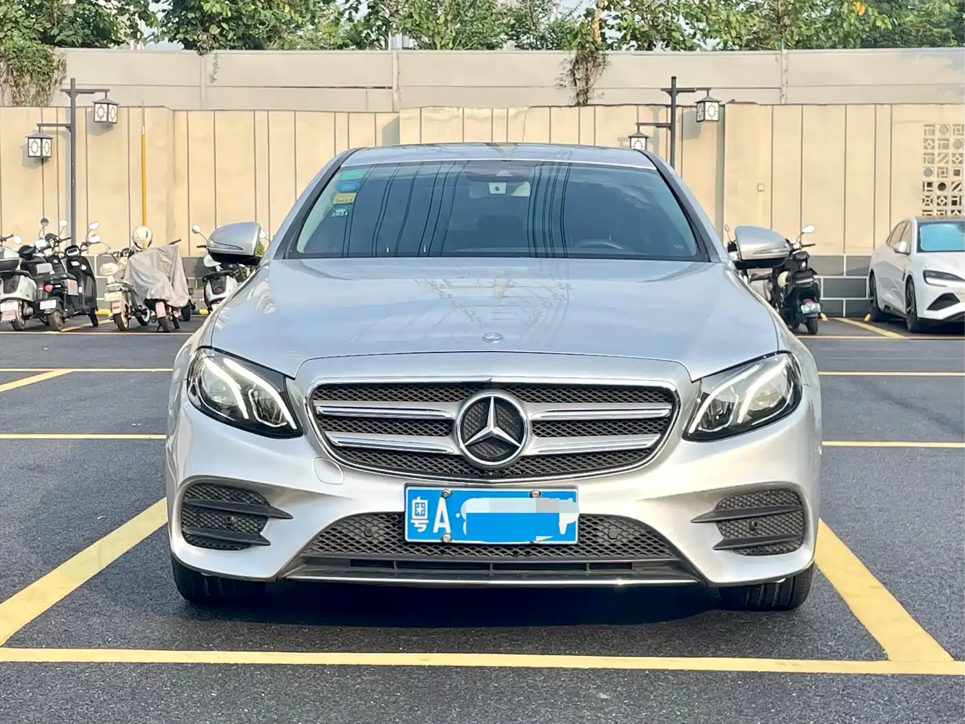 Фото 2 - Mercedes-Benz E-Class