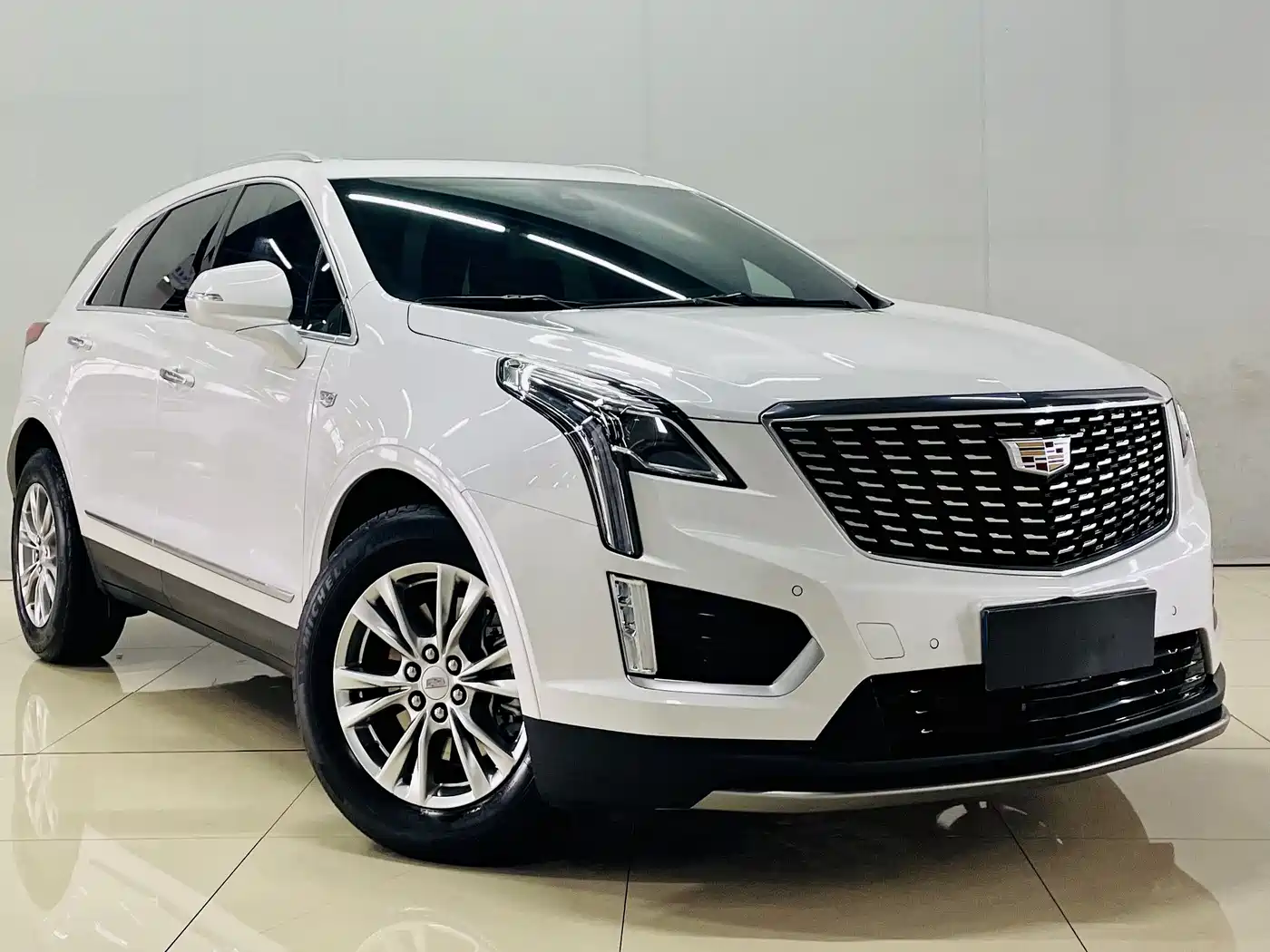 Cadillac XT5 2021 2.0T 2WD Luxury Edition фото 2