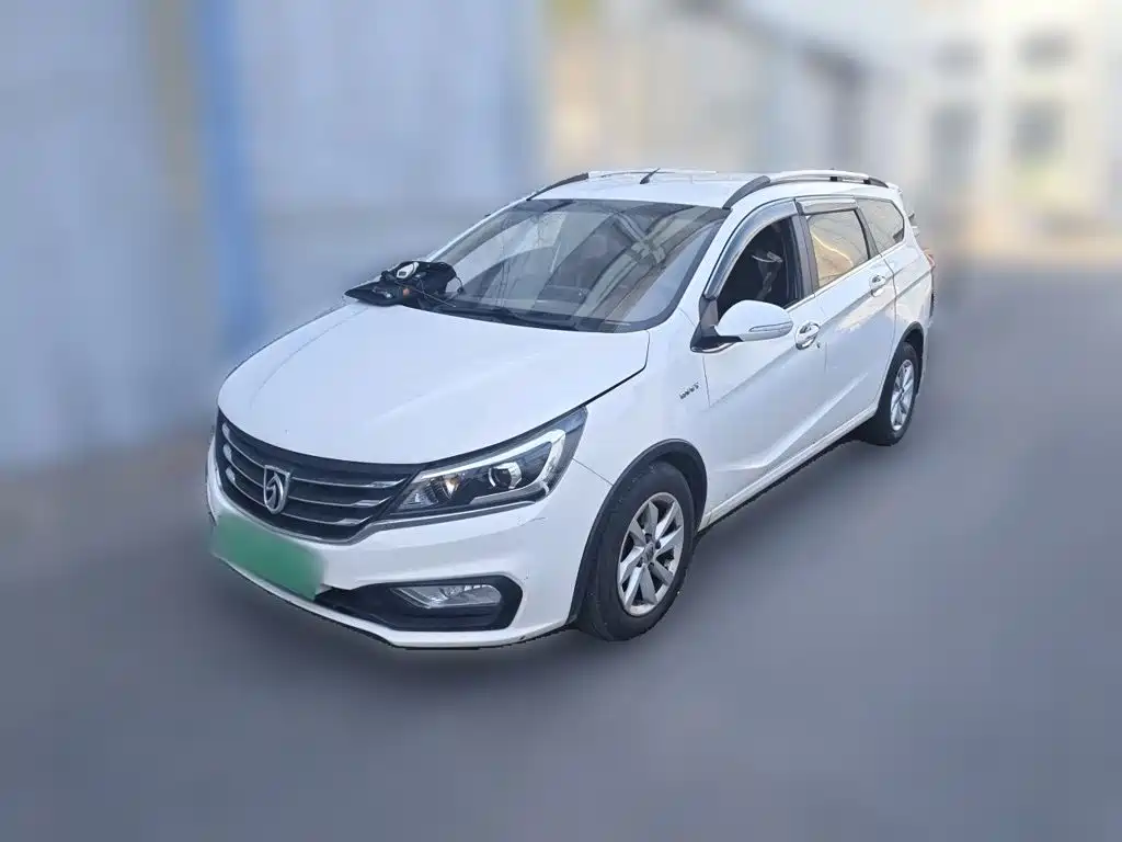 Baojun 310W 2018 2017 1.5L Manual Fashion China VI