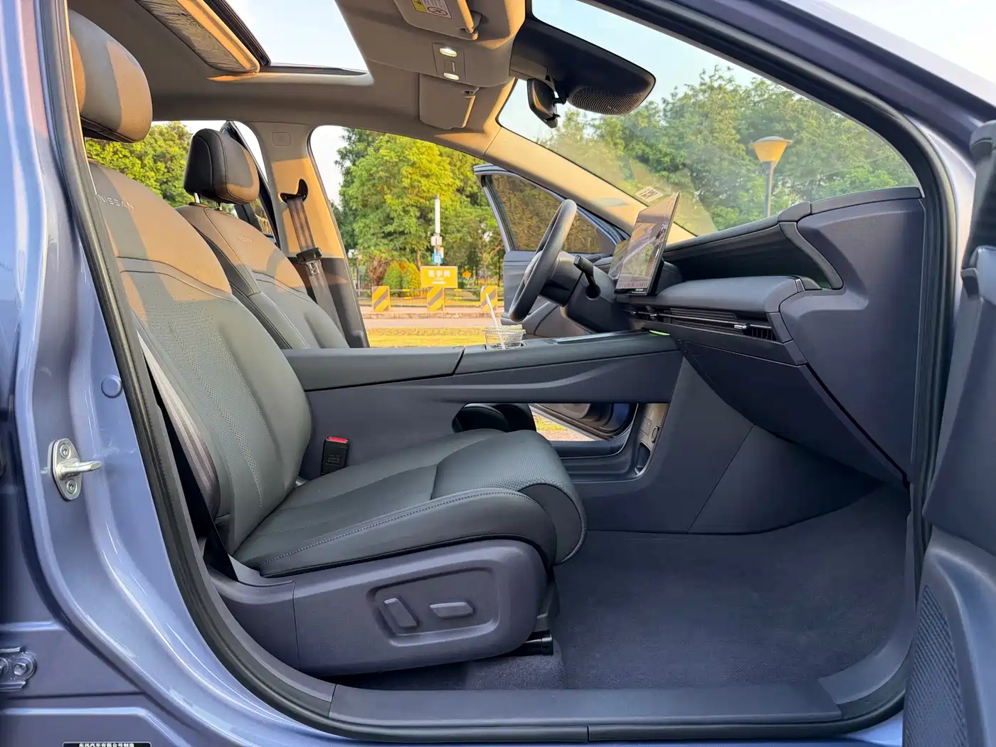 Nissan N6 2025 2025 Mid Configuration
