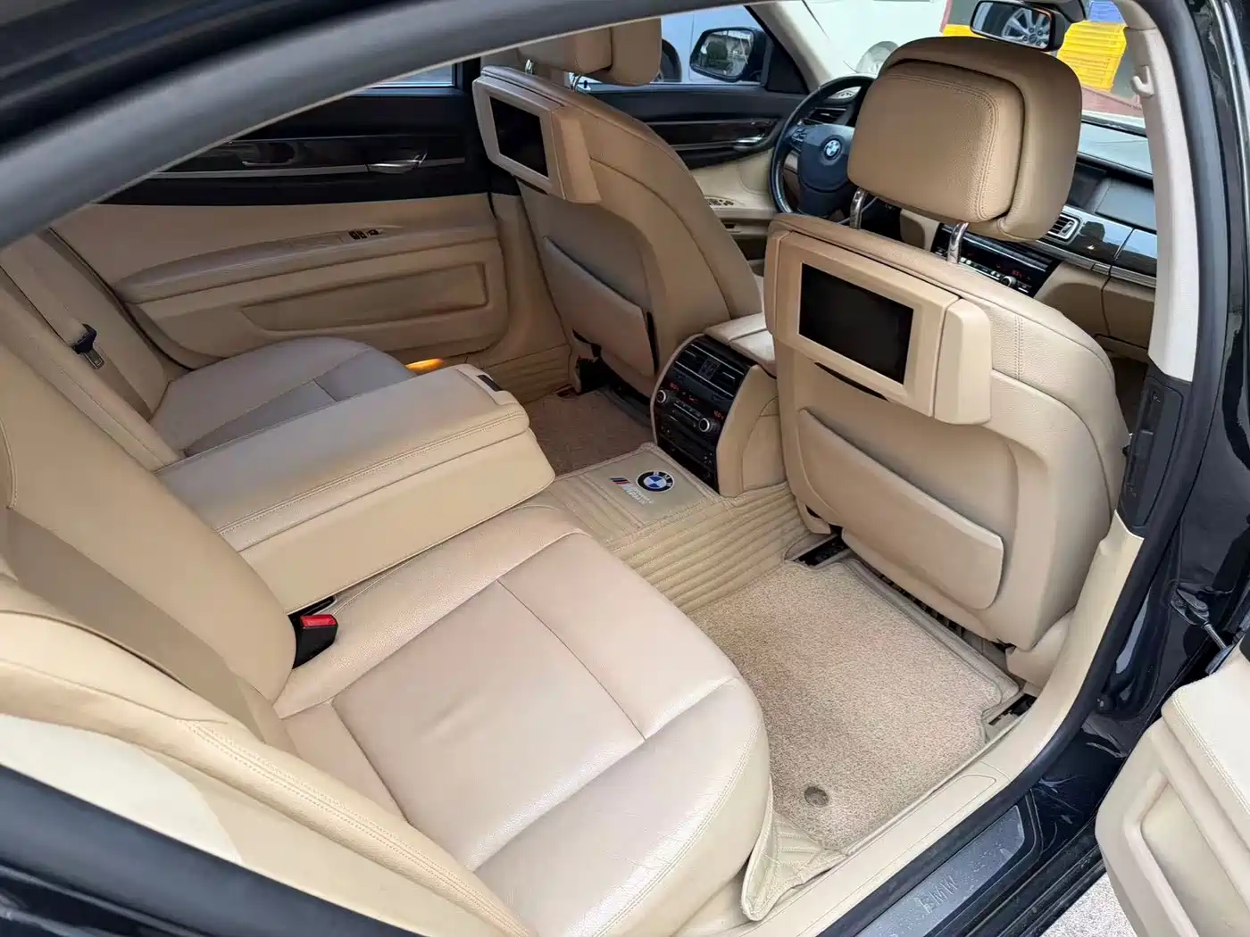 BMW 7 Series 2011 740Li Steinway Limited Edition фото 13