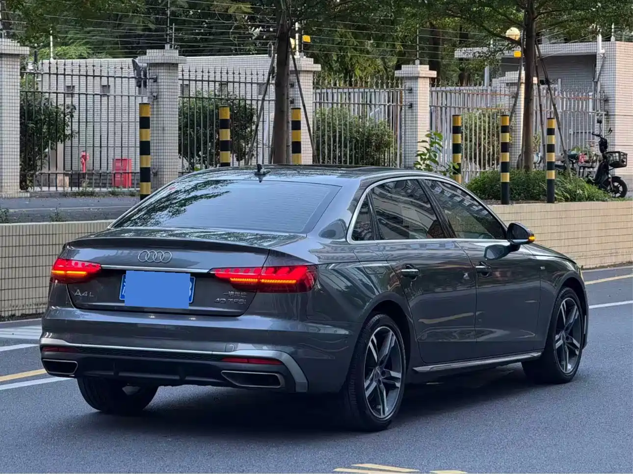 Фото 3 - Audi A4L