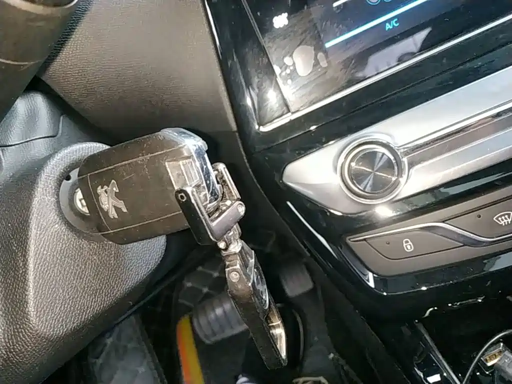 صورة 9 - Peugeot 308