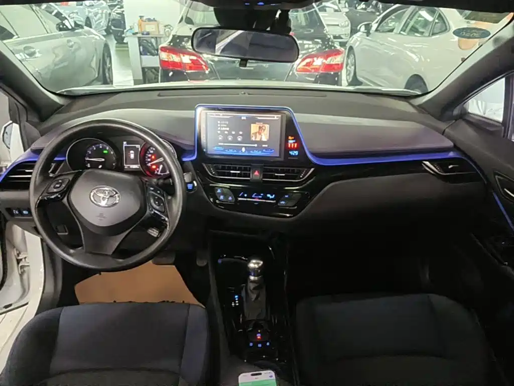 Toyota C-HR 2019 2020 Model 2.0L Leading