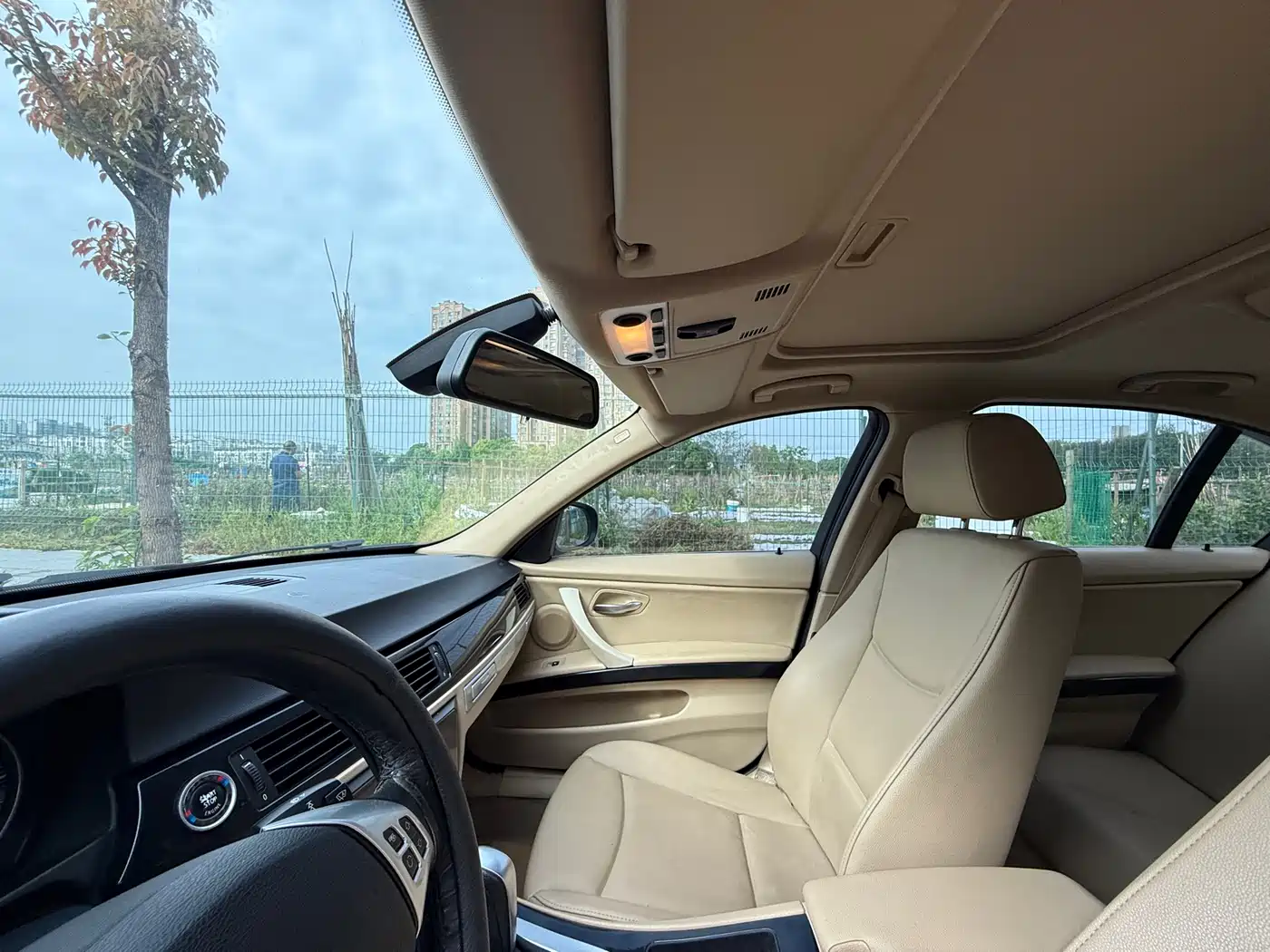 BMW 3 Series (Import) 2012 318i Leading фото 8