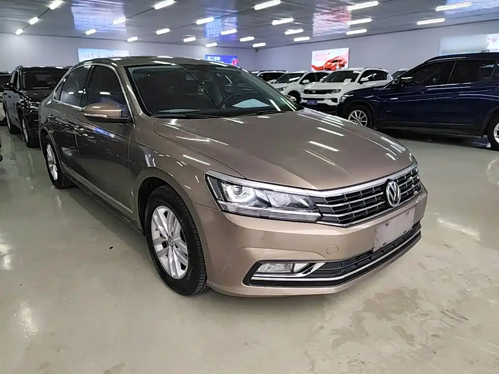 Volkswagen Passat 2016 330TSI DSG Honor Edition фото 4