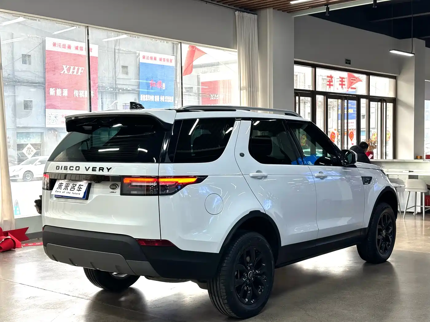 Land Rover Discovery 2019 3.0 SC V6 SE фото 16