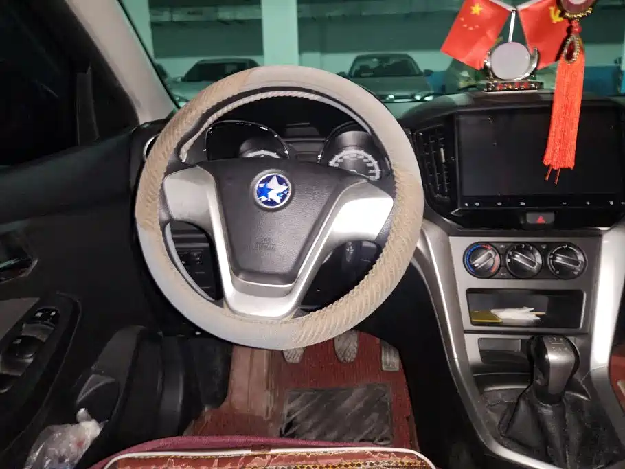 Venucia T70 2016 2016 1.6L Manual Rui Xing Edition