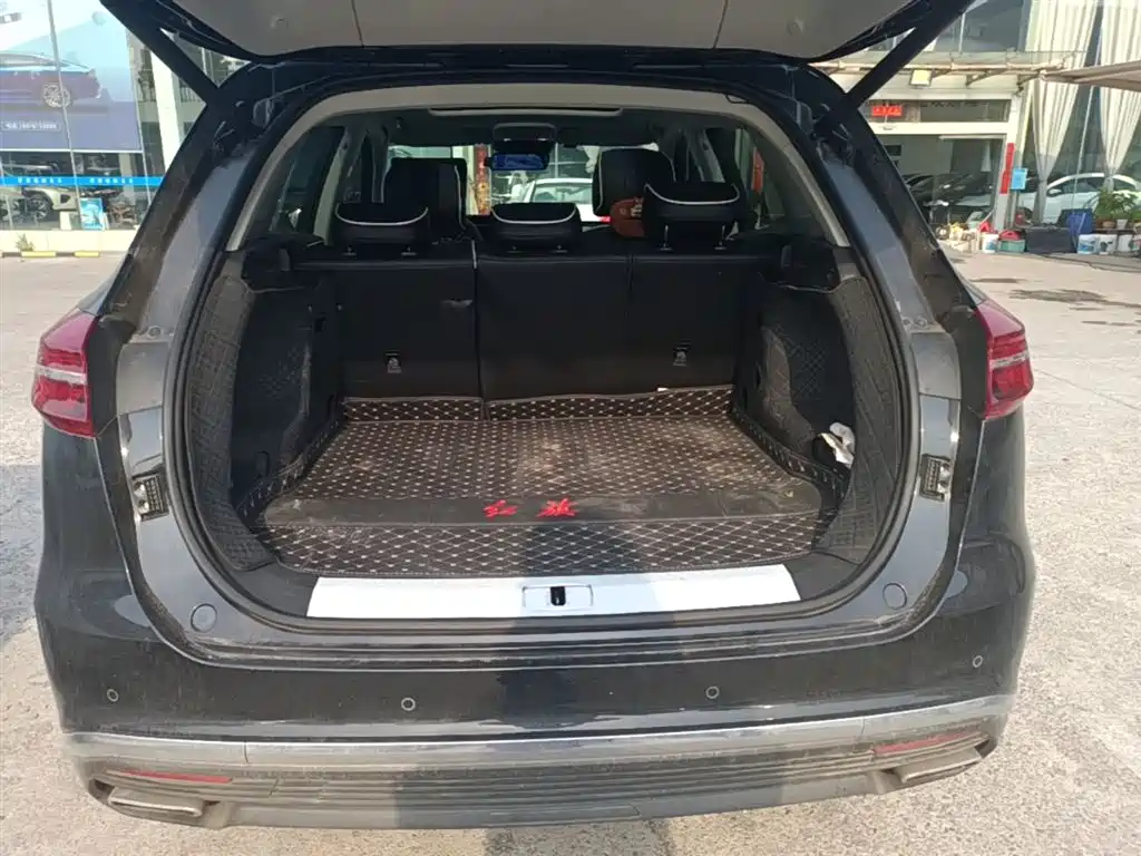 Hongqi HS5 2022 Facelift 2.0T Smart Flag Enjoyment Edition фото 19