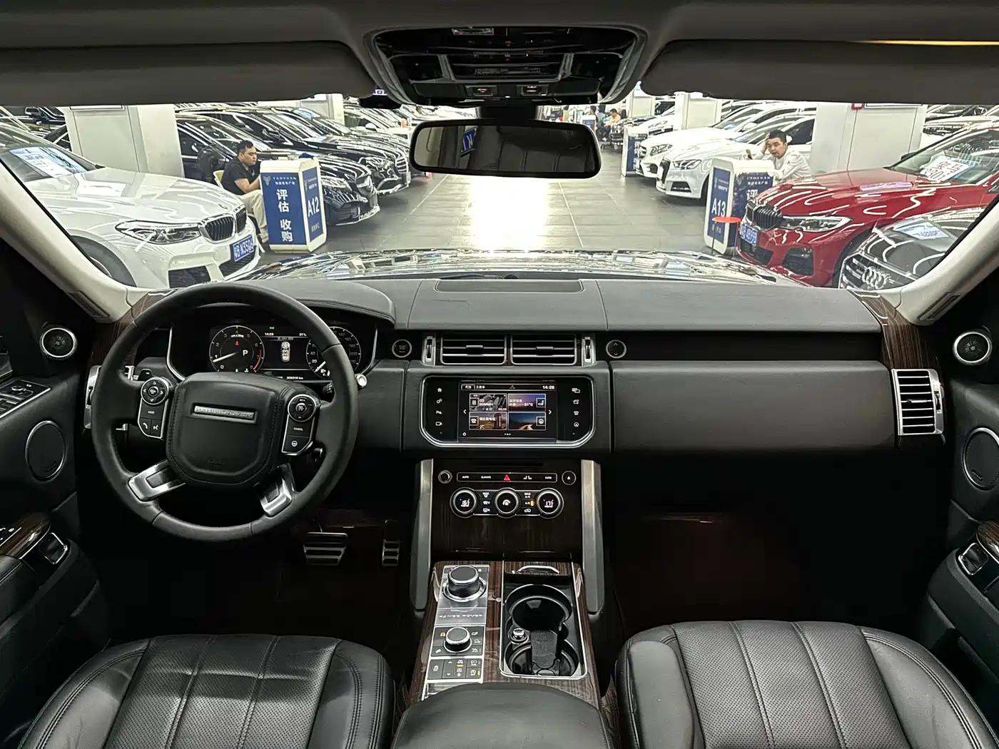 Land Rover Range Rover 2015 3.0 SC V6 Vogue фото 14