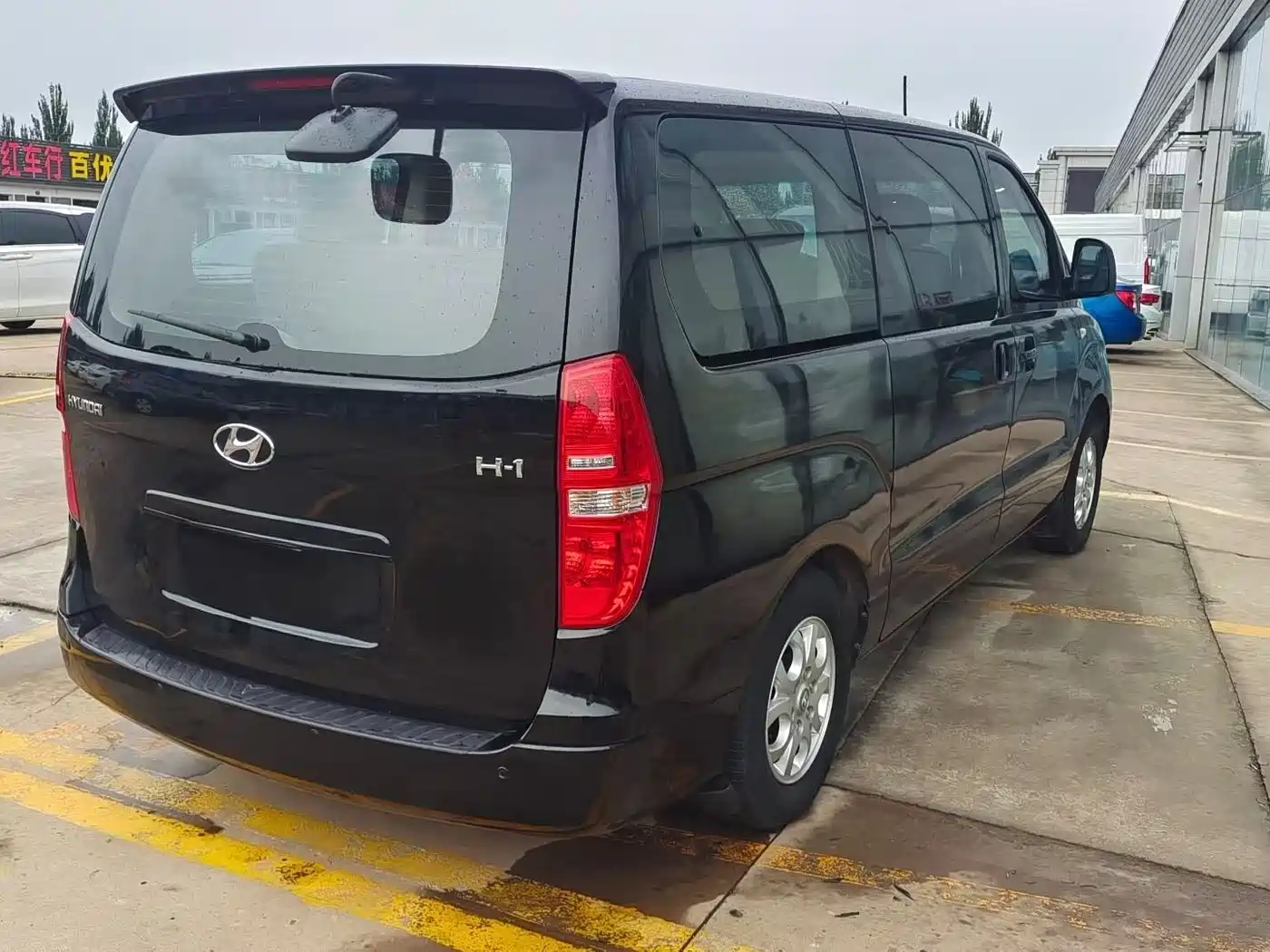 Hyundai H-1 Grand Starex 2011 2.4L Luxury Edition фото 9