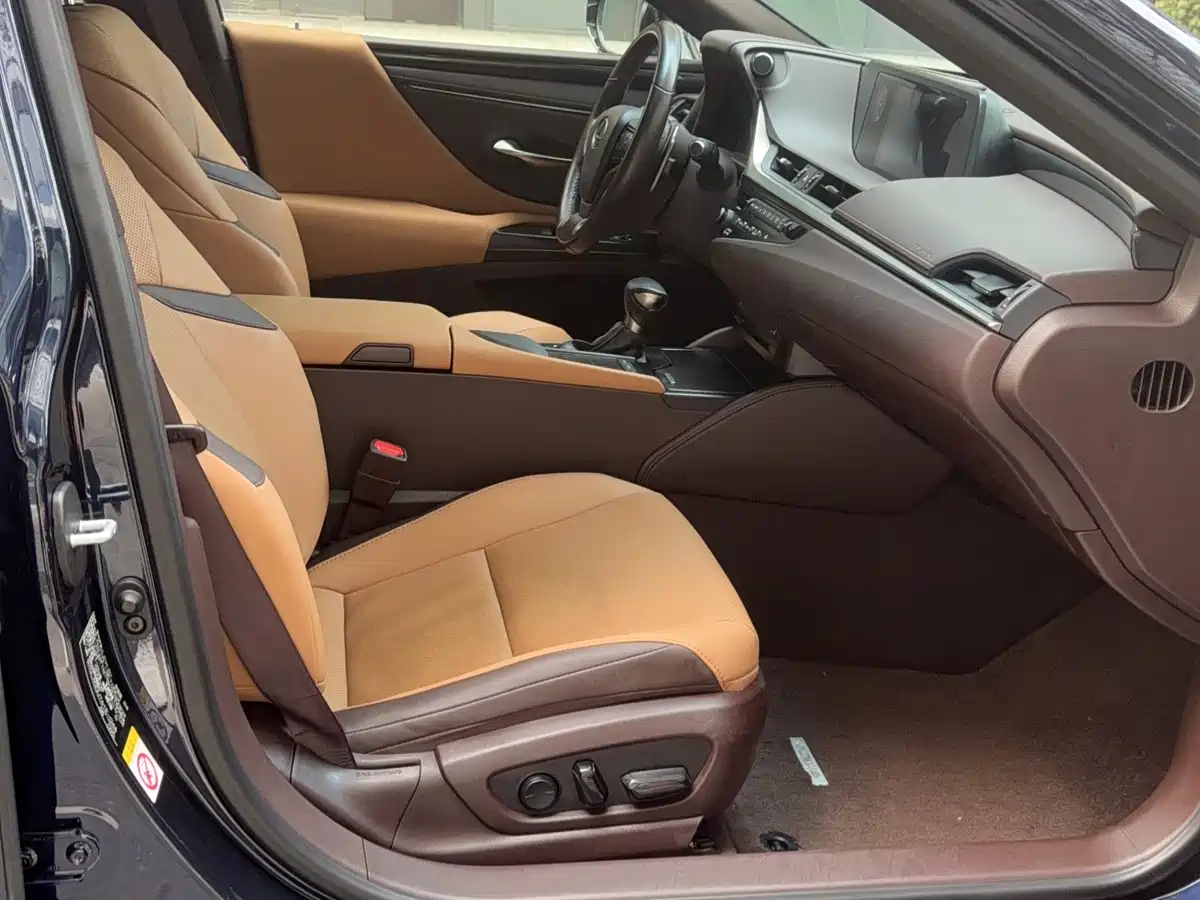 Lexus ES 2018 200 Excellence Edition China V фото 5