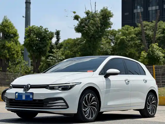 Volkswagen Golf 2023