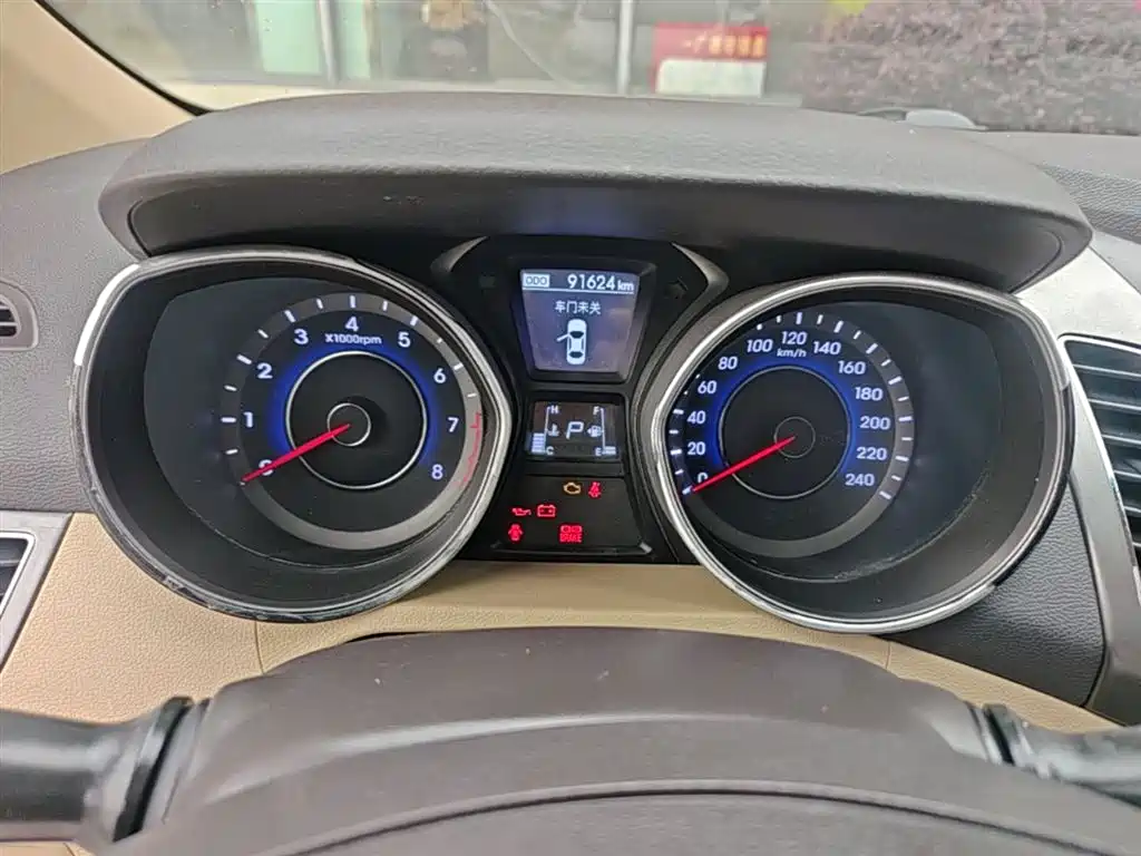 Hyundai Langdong 2013 1.6L Automatic Leading фото 12