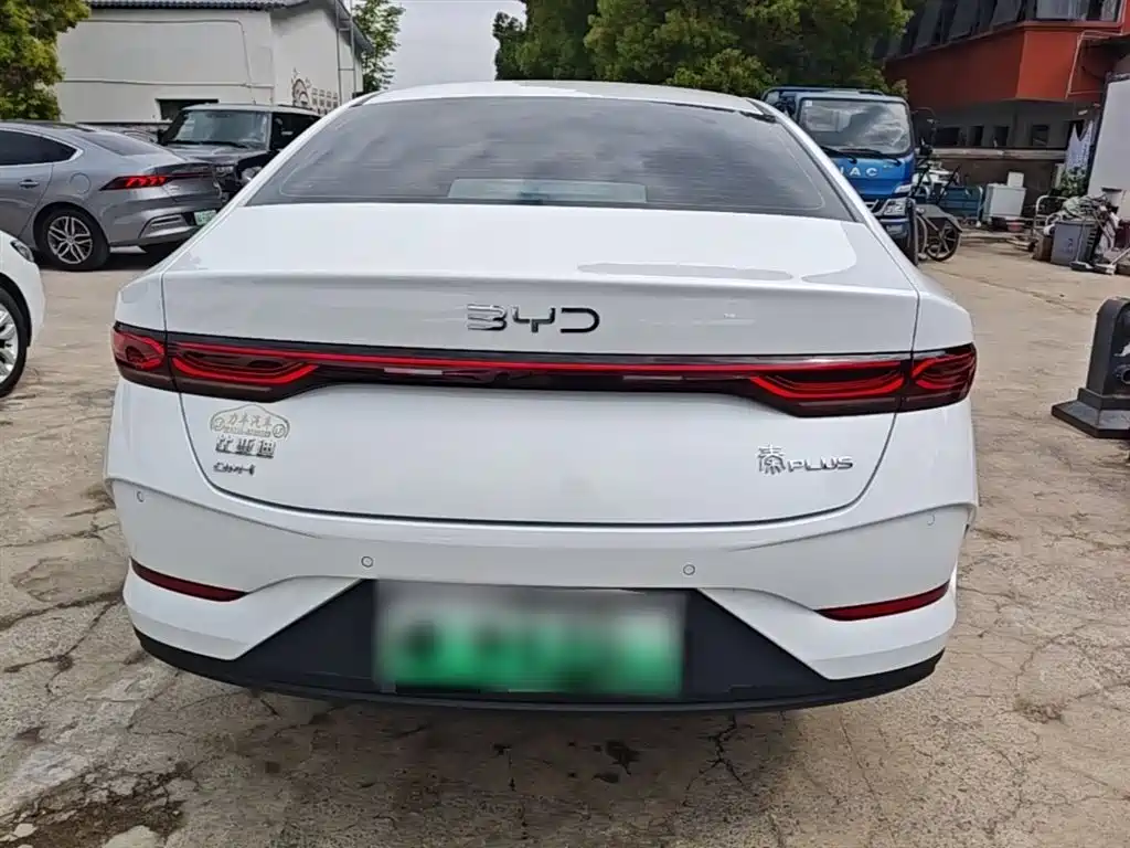 BYD Qin PLUS 2025 DM-i Smart Drive 55KM Leader фото 6