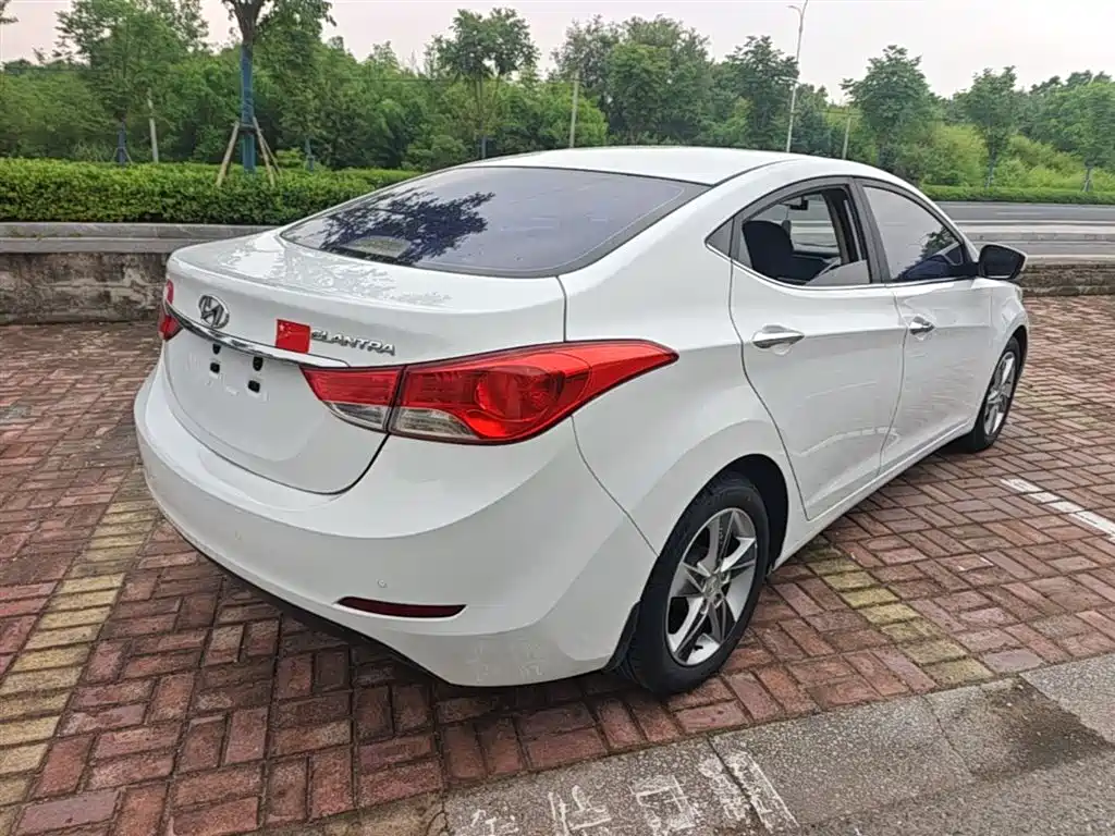 Hyundai Langdong 2013 1.6L Automatic Leading фото 7