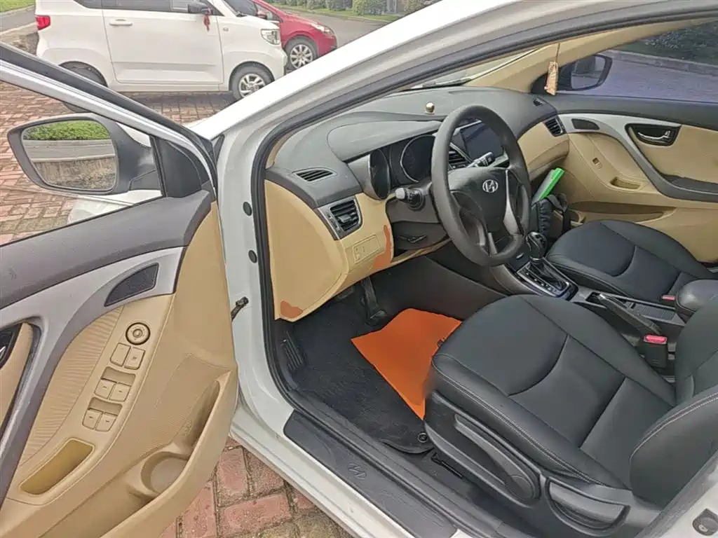 Hyundai Langdong 2013 1.6L Automatic Leading фото 16
