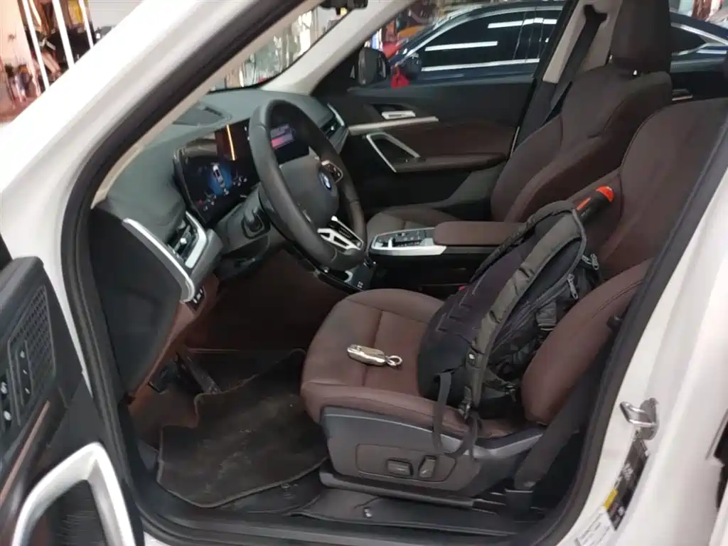 BMW iX1 2023 eDrive25L M Sport Package фото 15