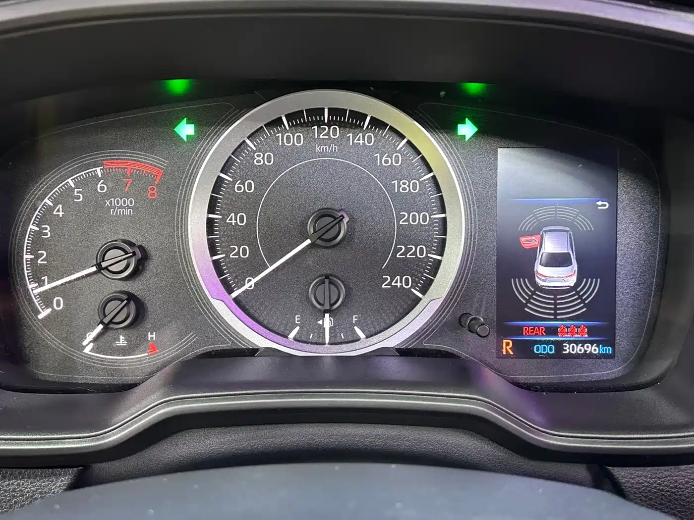 Toyota Levin 2022 185T CVT Luxury Edition фото 8