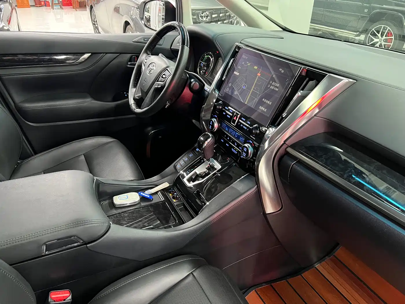Toyota Vellfire 2021 Crown Hybrid 2.5L HV Luxury Edition фото 23