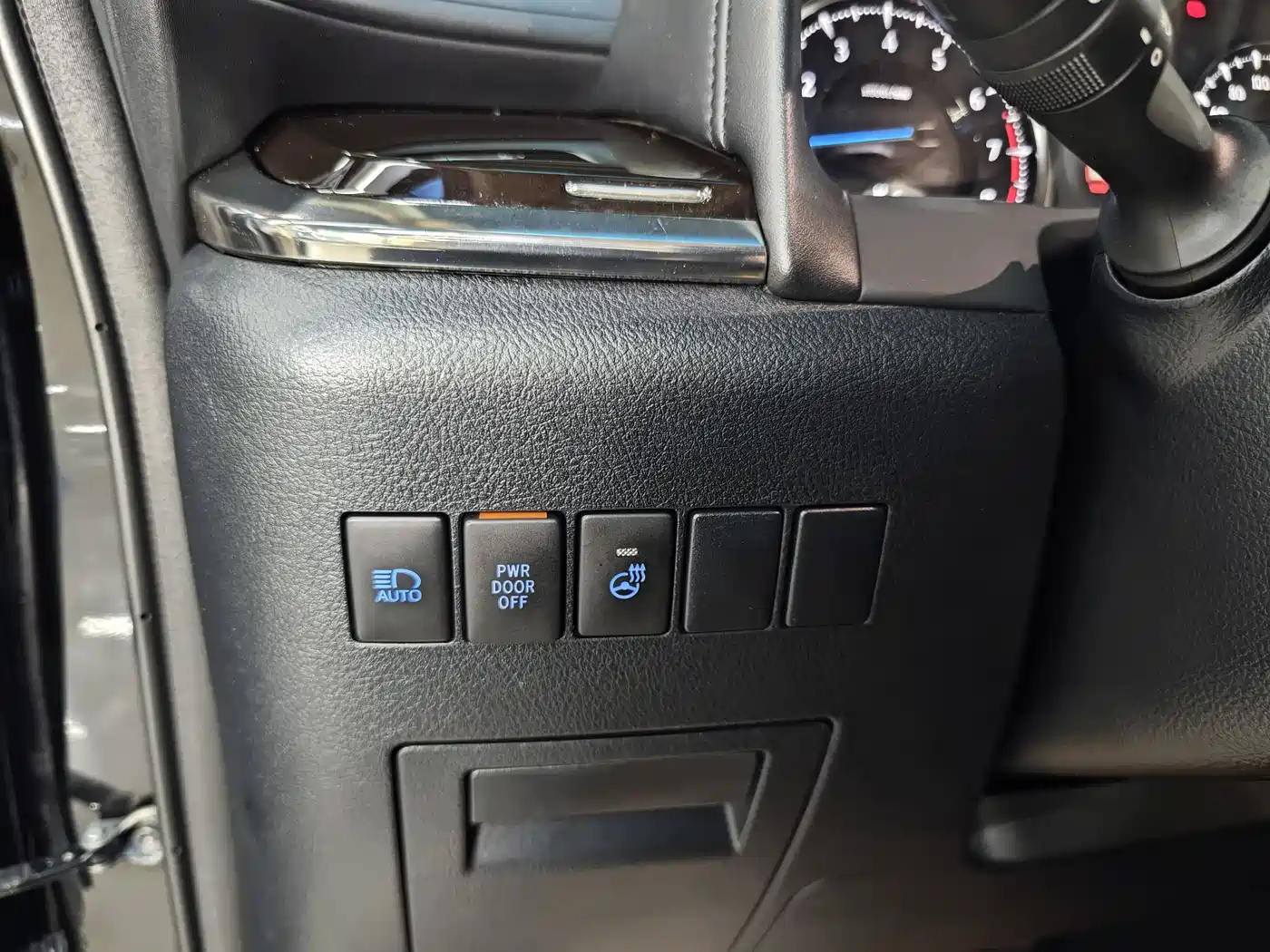 Toyota Alphard 2015 3.5L Luxury Edition фото 14