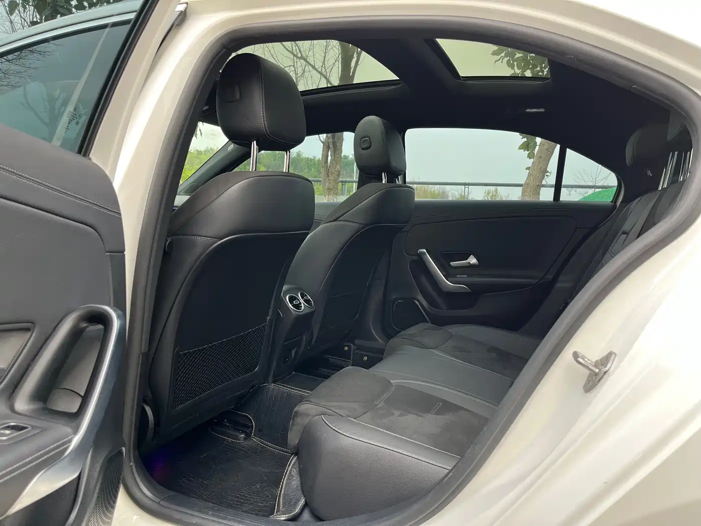 Mercedes-Benz A-Class 2021 A 200 L Sport Sedan Fashion Edition фото 5
