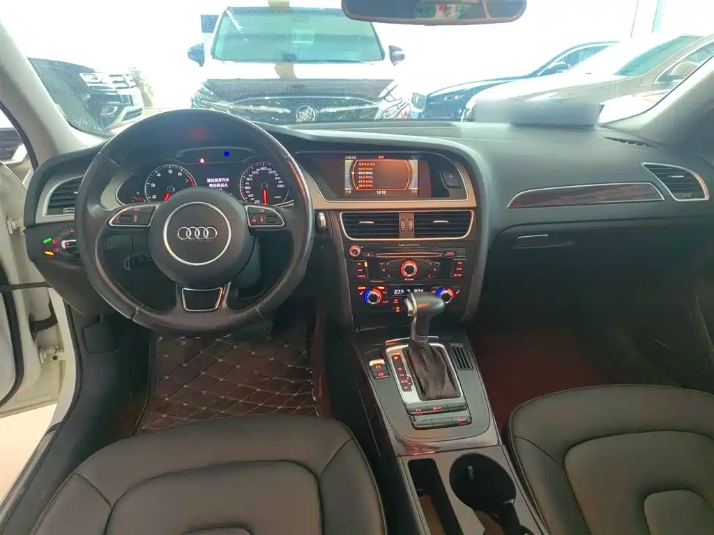 Audi A4L 2015 35 TFSI Auto Comfort фото 6