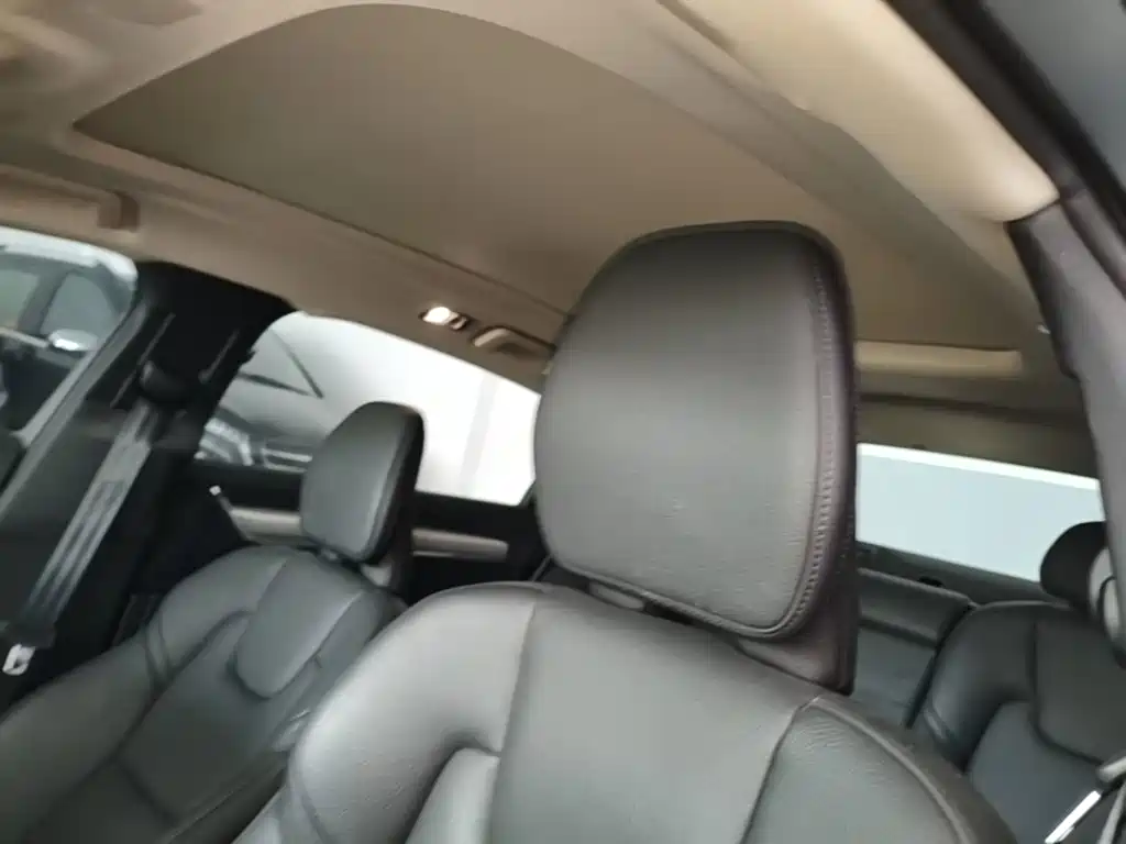 Фото 18 - Volvo S90