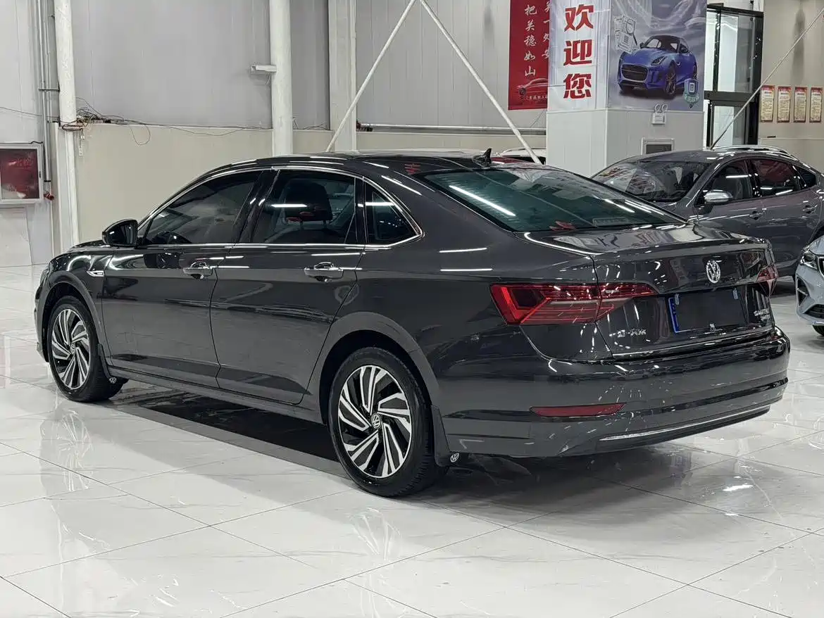 Volkswagen Sagitar 2021 200TSI DSG Surpassing Edition фото 2