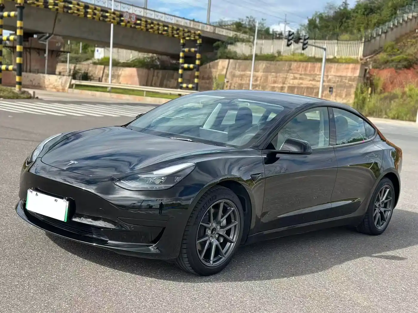 Tesla Model 3 2021 Standard Range Rear-Wheel Drive Upgrade