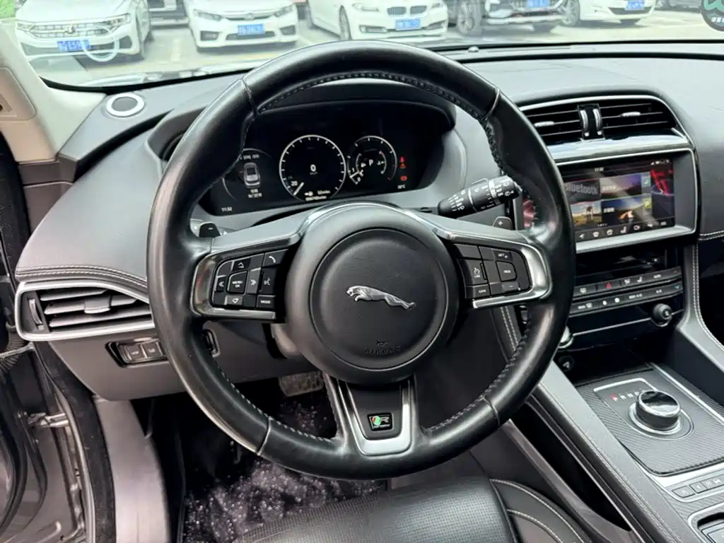 Jaguar F-PACE 2017 2016 3.0 SC 4WD R-Sport
