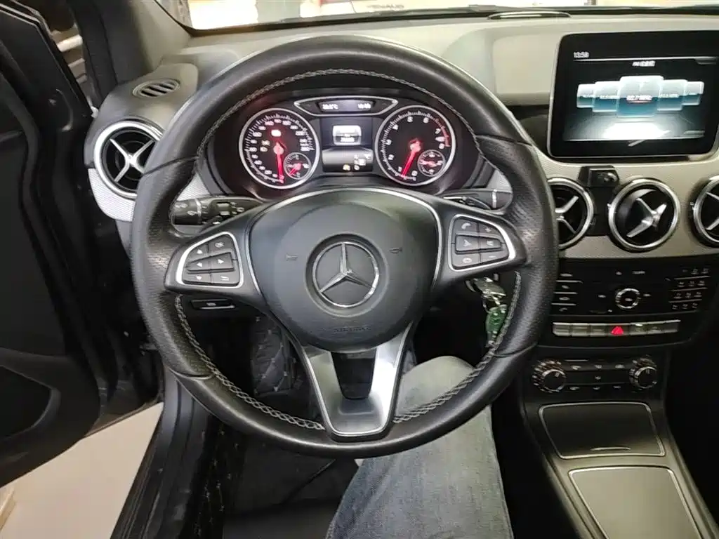 Mercedes-Benz B-Class 2017 B 200 Dynamic фото 7